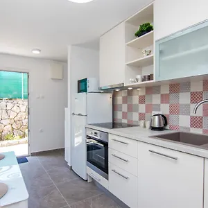 https://apartman-mara-krk-island.primorje-gorskikotar.com